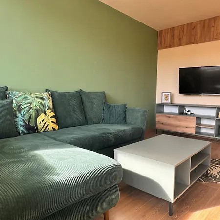 Spacious 3 Bedroom - Laveli Appartement *