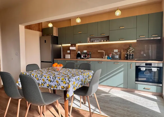 Spacious 3 Bedroom - Laveli *