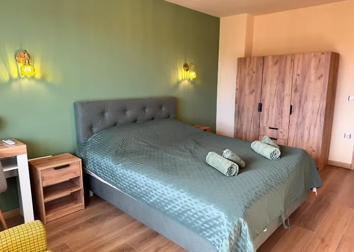 Spacious 3 Bedroom - Laveli Варна